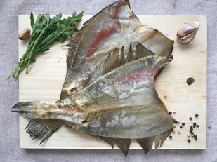 Корюшка холодного копчения: Камбала ёрш (Мурманская) вяленая