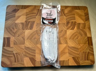 Арахис в глазури: Колбаски сыровяленые Mini Fuet 