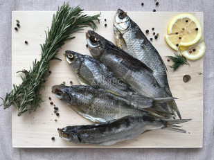 Индейка вяленая (строганина): Вобла вяленая астраханская крупная