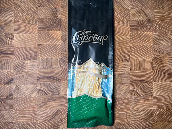 Сыр 60 гр ГОРНЫЙ СЫРОВАР (Паутинка копчёная) в Махачкале