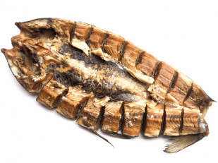 Корюшка холодного копчения: Сом (бабочка) холодного копчения